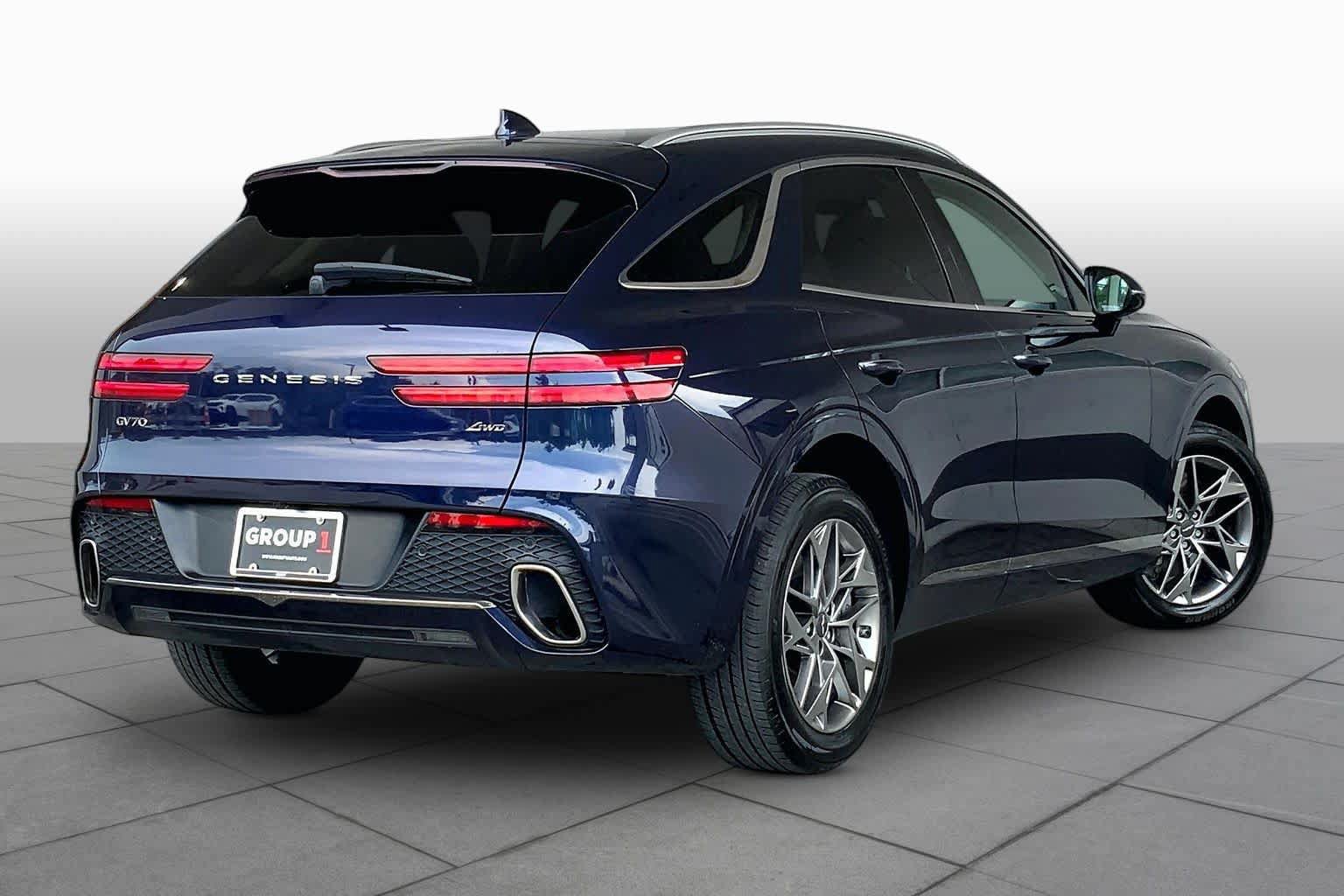 Used 2025 Genesis GV70 2.5T AWD/4WD image 13
