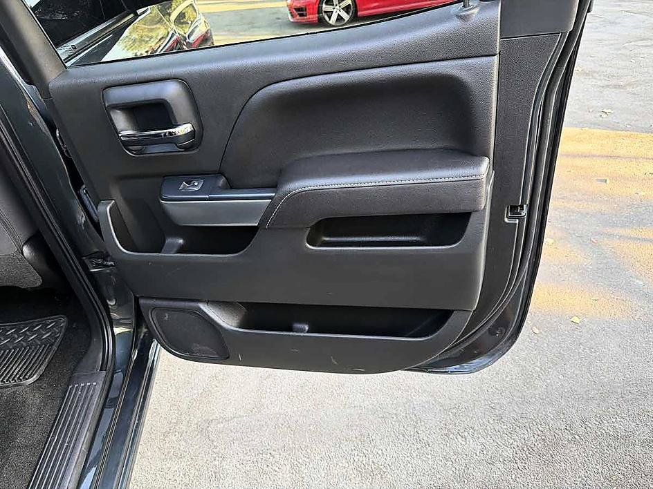 Used 2017 Chevrolet Silverado 1500 LT w/ LT Eassist Package AWD/4WD image 17