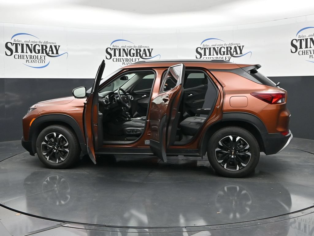 Used 2021 Chevrolet TrailBlazer LT w/ Sun and Liftgate Package FWD image 37