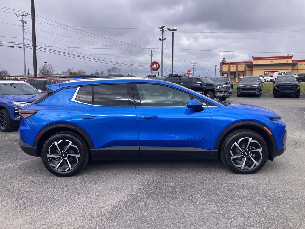 New 2026 Chevrolet Equinox EV LT AWD/4WD image 2