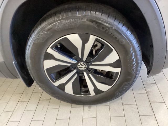 Used 2024 Volkswagen Atlas SE image 24