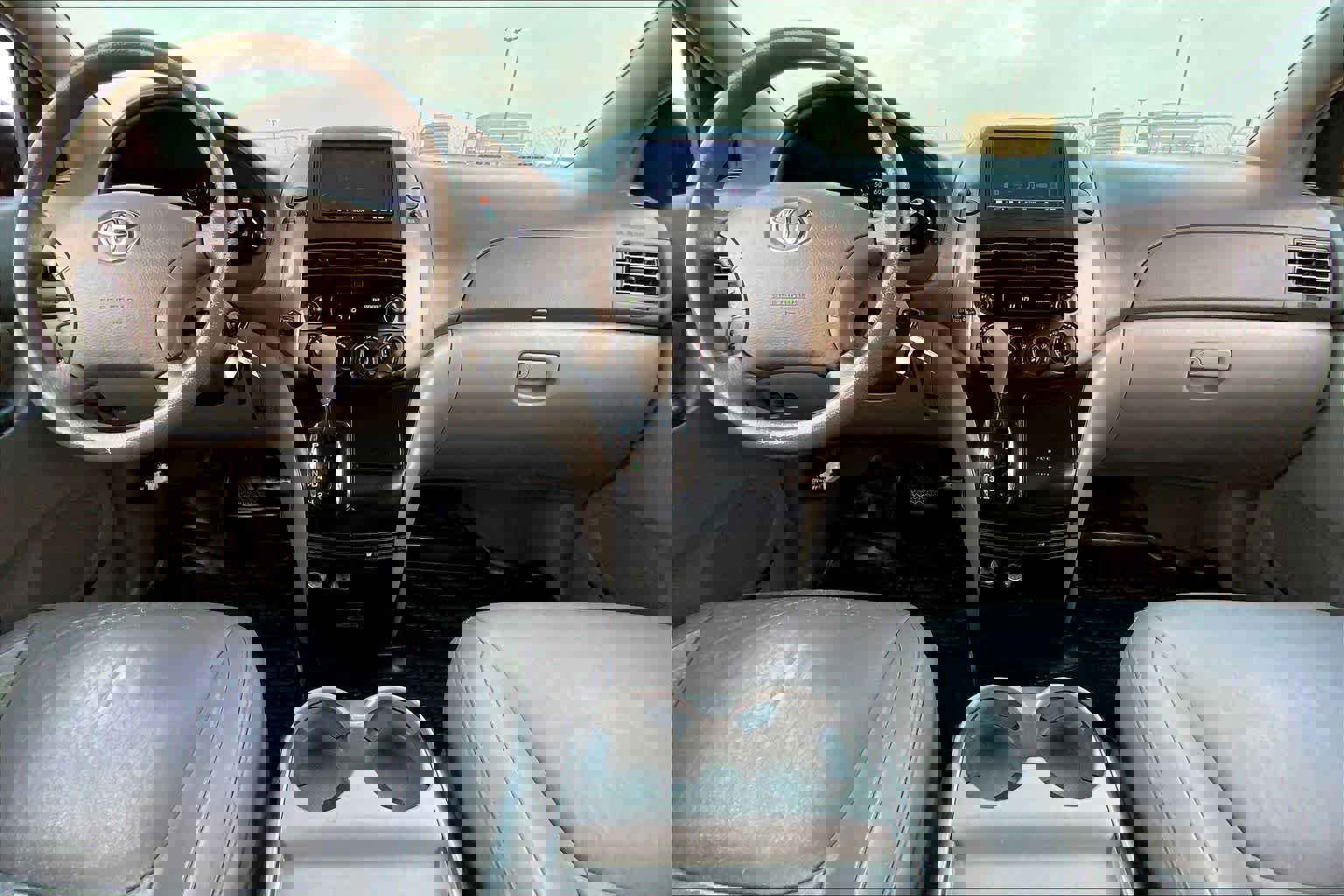 Used 2008 Toyota Sienna LE image 15