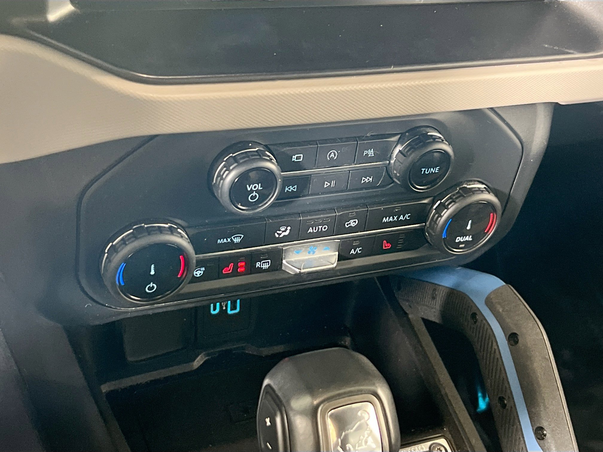 Used 2022 Ford Bronco Wildtrak AWD/4WD image 16