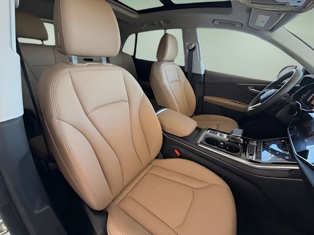 Used 2025 Audi Q8 Premium image 43