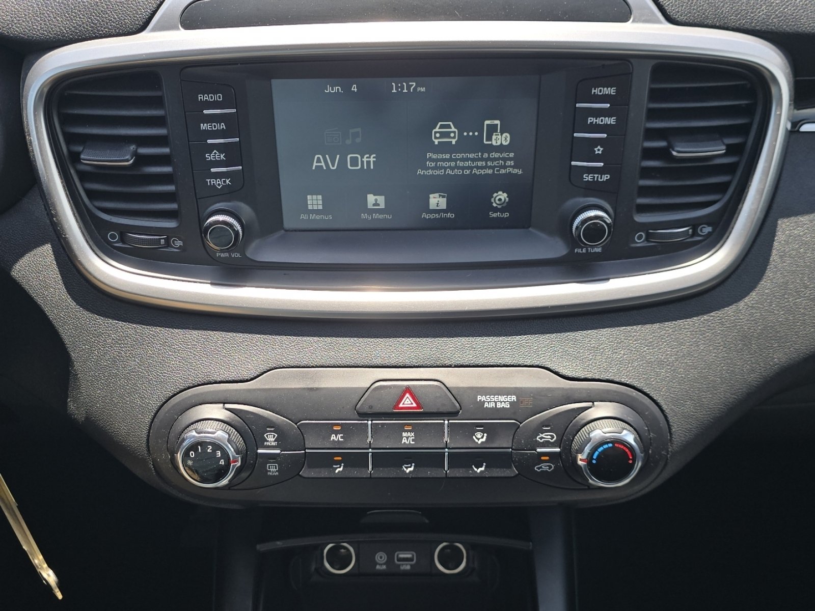 Used 2020 Kia Sorento L FWD image 25