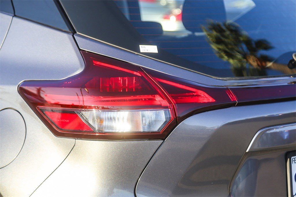 Certified 2024 Nissan Kicks SV w/ Interior Electronics Package image 9