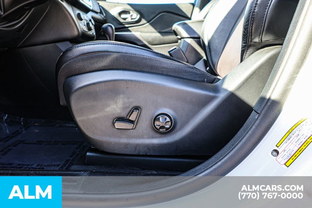 Used 2021 Jeep Cherokee Latitude Lux image 25