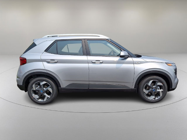 New 2026 Hyundai Venue SEL FWD image 8