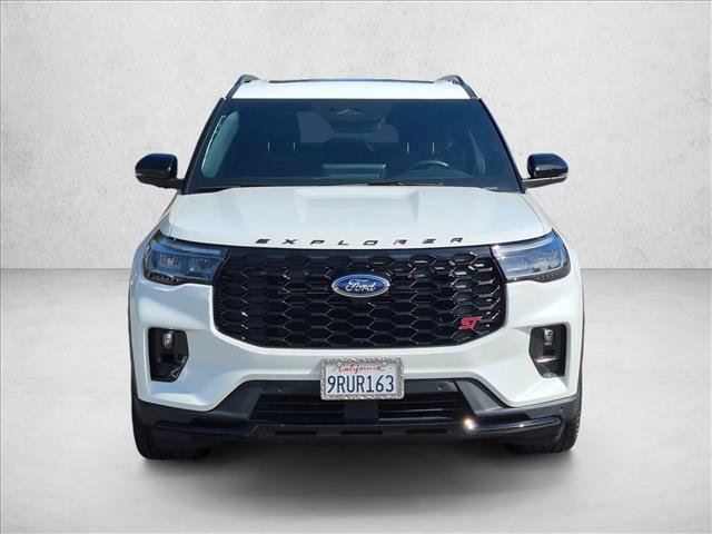 Used 2025 Ford Explorer ST AWD/4WD image 2