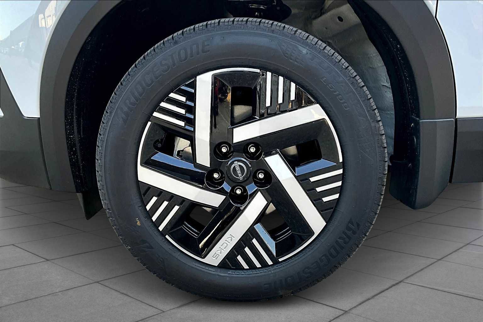 New 2026 Nissan Kicks SV image 9