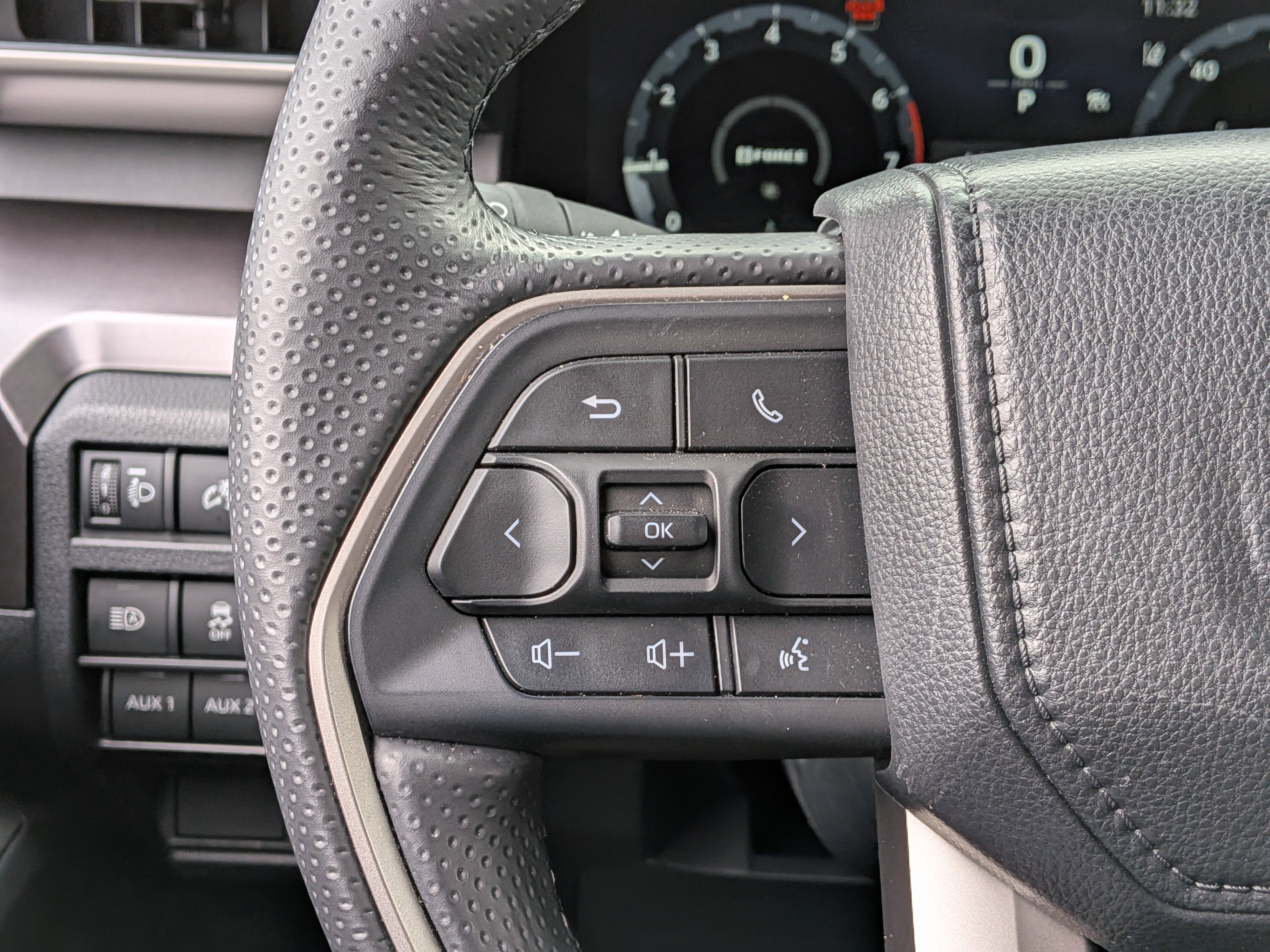 Certified 2025 Toyota 4Runner TRD Off-Road Premium image 32