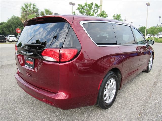 Certified 2023 Chrysler Voyager LX FWD image 7