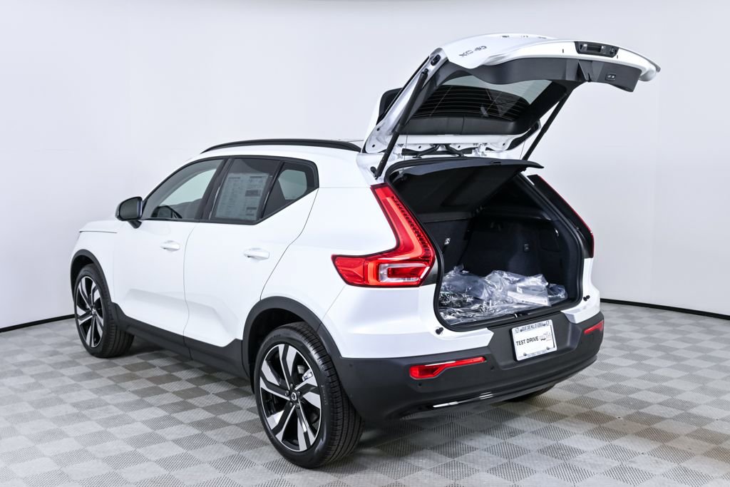 New 2026 Volvo XC40 B5 Ultra w/ Protection Package Premier image 32
