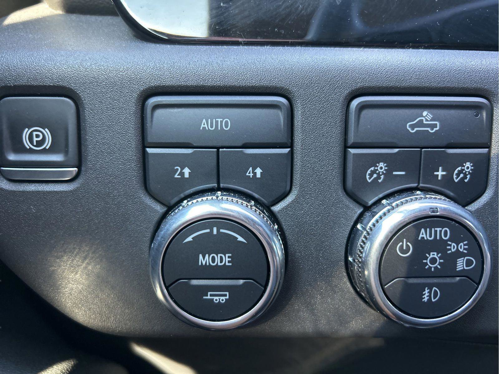 Used 2024 GMC Sierra 1500 Elevation image 25