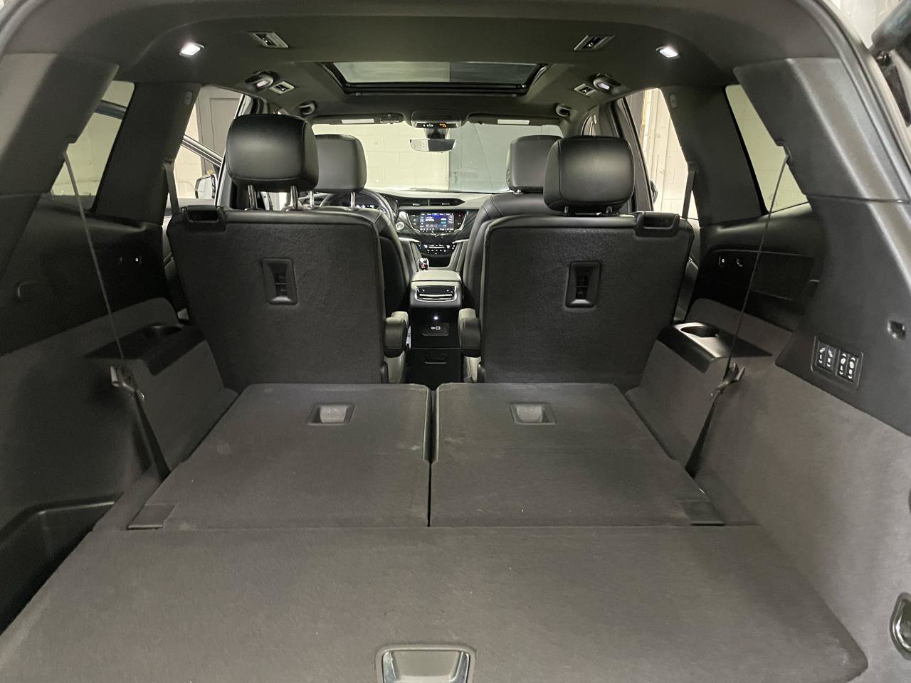 Used 2025 Cadillac XT6 Premium Luxury w/ Technology Package FWD image 18