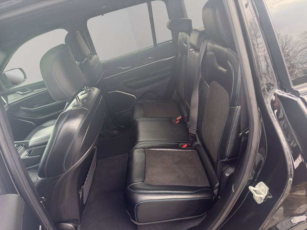 Used 2023 Jeep Grand Cherokee Trailhawk w/ Luxury Tech Group III image 24