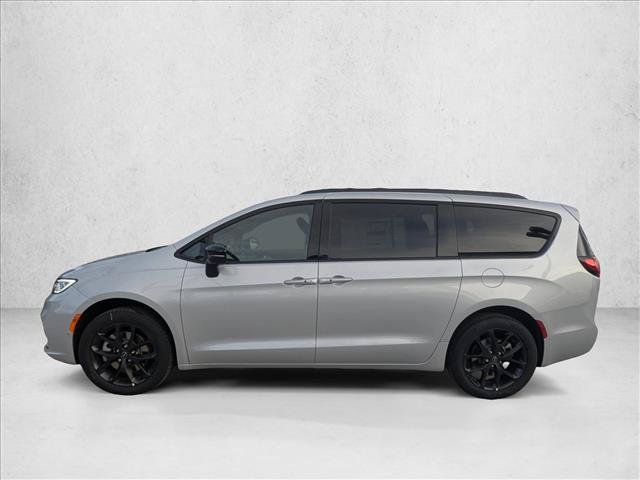 New 2026 Chrysler Pacifica Limited w/ S Appearance Package AWD/4WD image 5