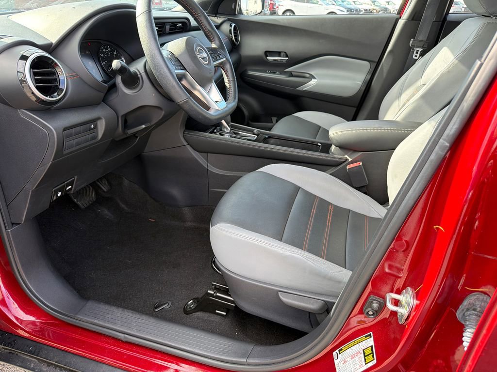 Used 2023 Nissan Kicks SR w/ SR Premium Package image 9