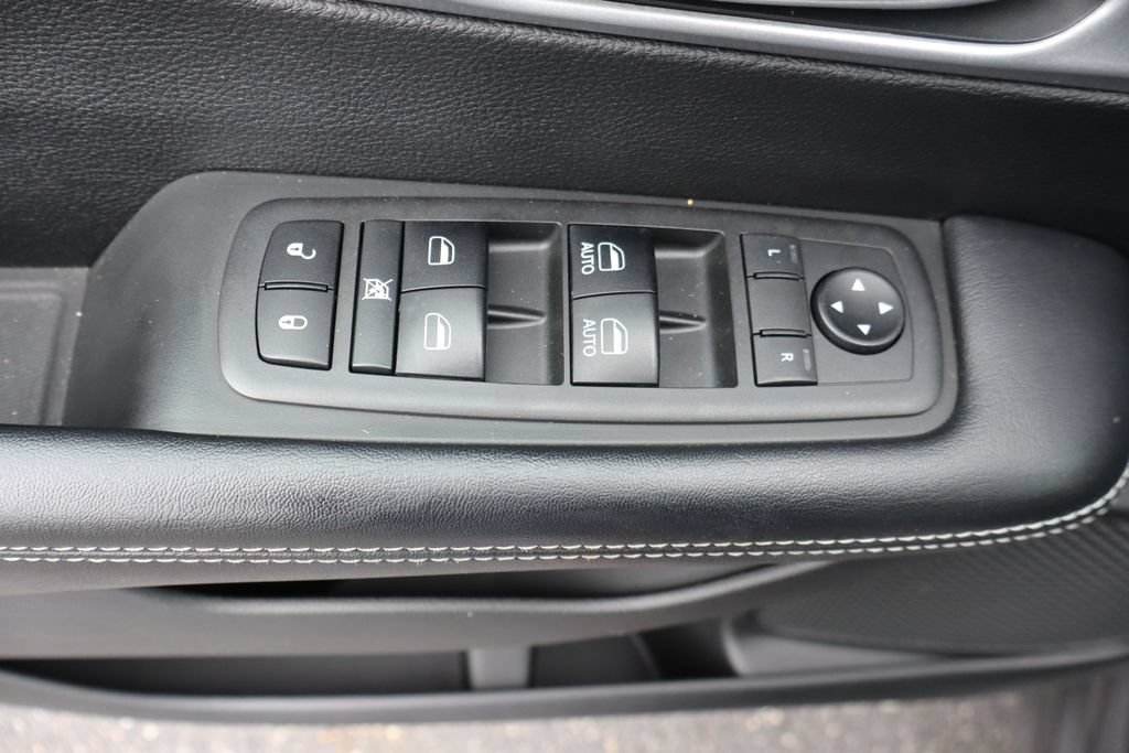 Used 2018 Chrysler Pacifica Touring Plus w/ S Appearance Package FWD image 29