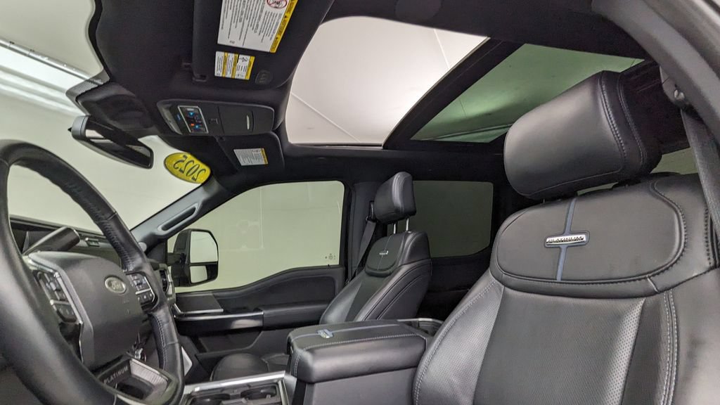 Certified 2025 Ford F250 Platinum AWD/4WD image 3