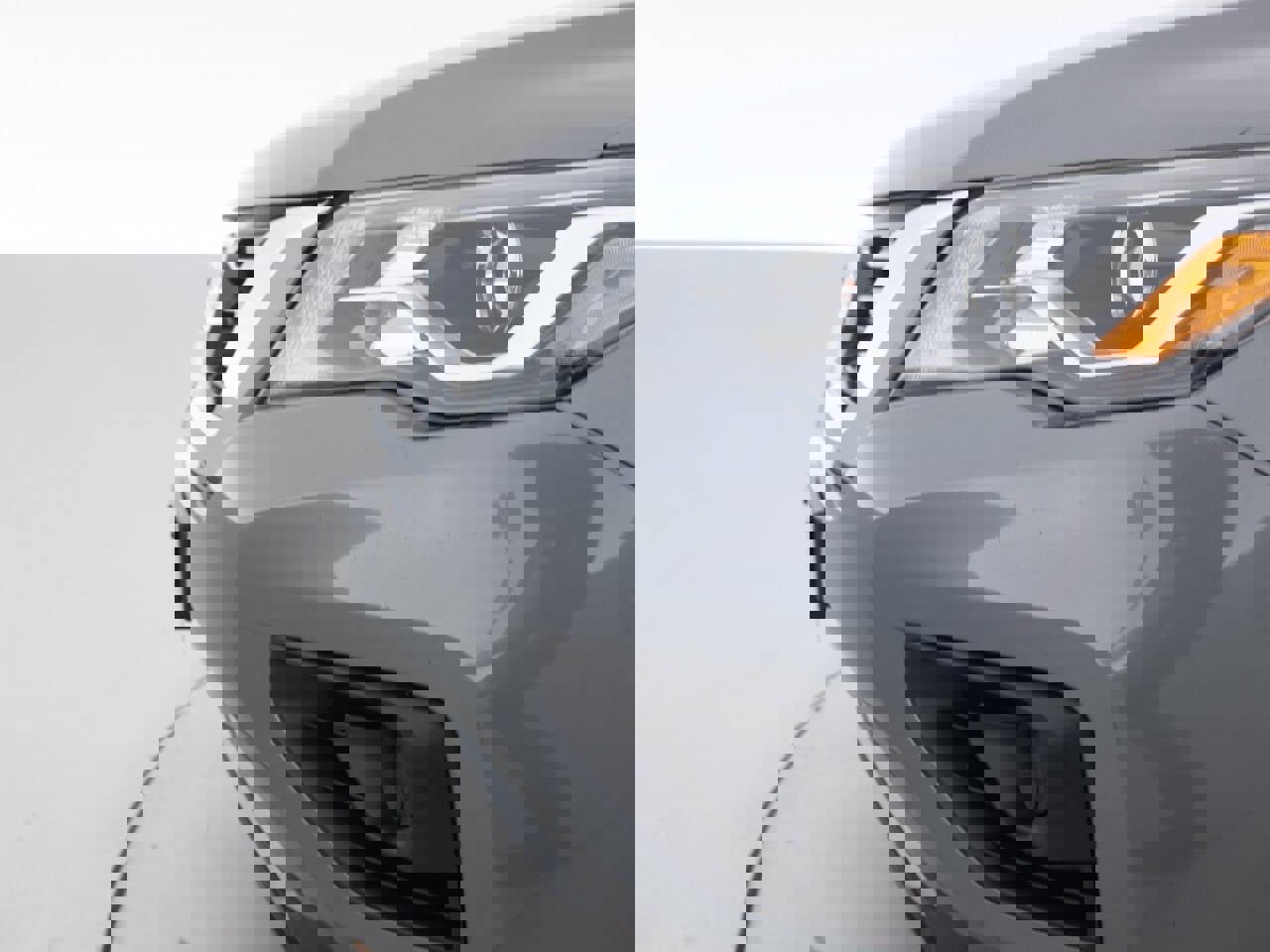 Used 2018 Nissan Pathfinder S image 15