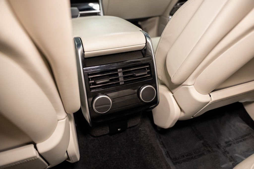 Used 2025 Land Rover Range Rover SE image 39