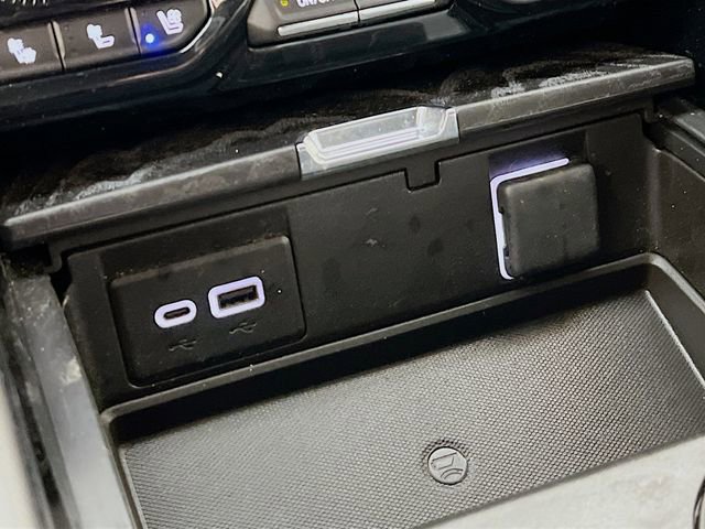 Used 2023 GMC Yukon Denali w/ Denali Reserve Package image 20