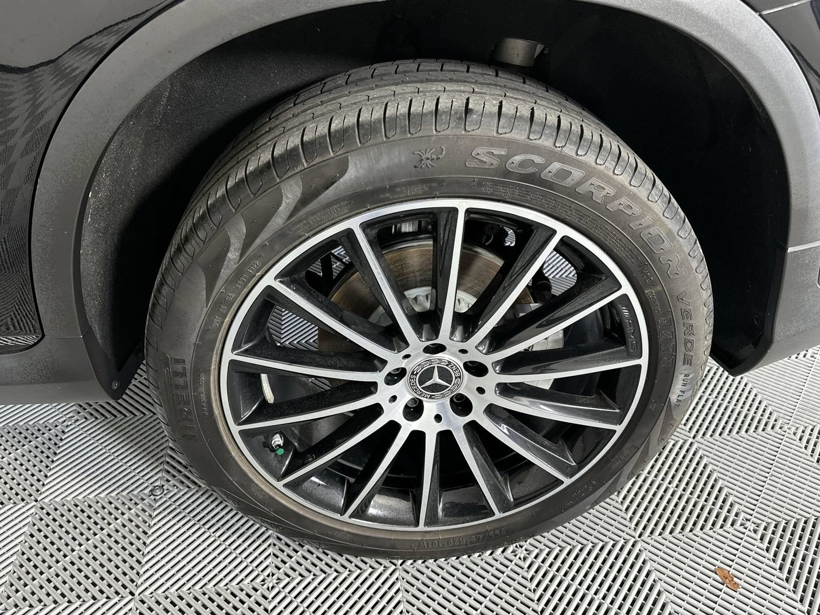 Used 2022 Mercedes-Benz GLC 300 w/ AMG Line image 10