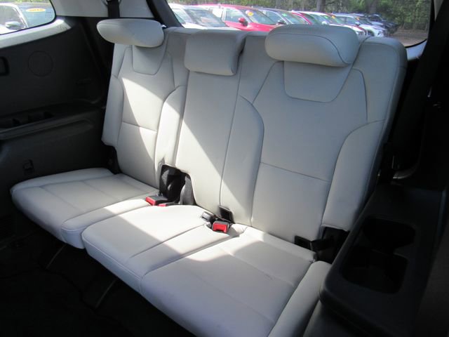 Used 2023 Kia Telluride EX w/ EX Captain's Chair Package image 18
