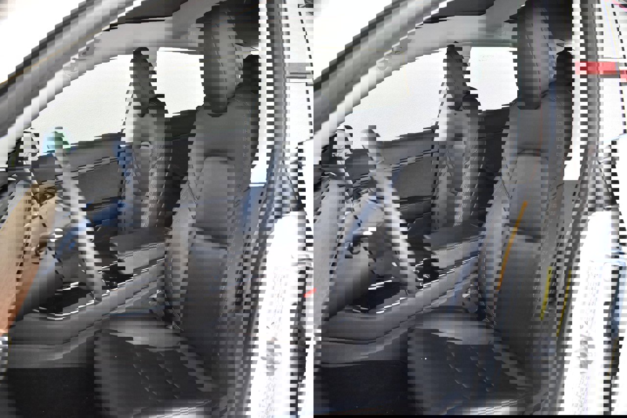 Used 2023 Tesla Model 3 Standard Range image 16