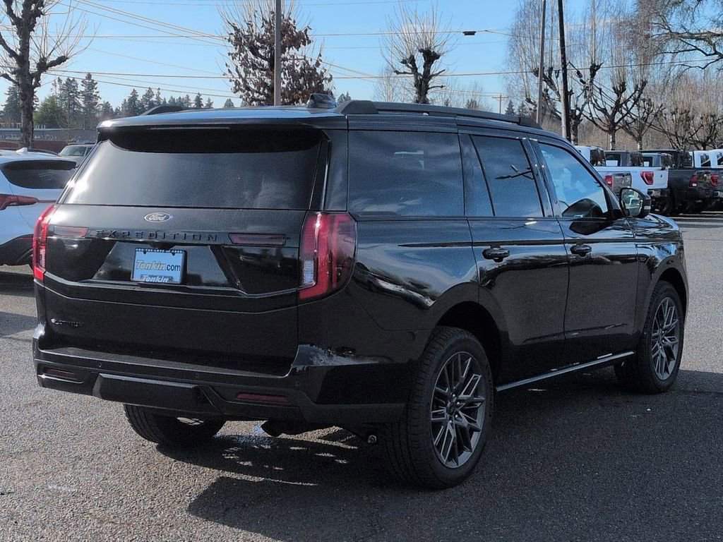 New 2025 Ford Expedition Platinum w/ Stealth Performance Package AWD/4WD image 5