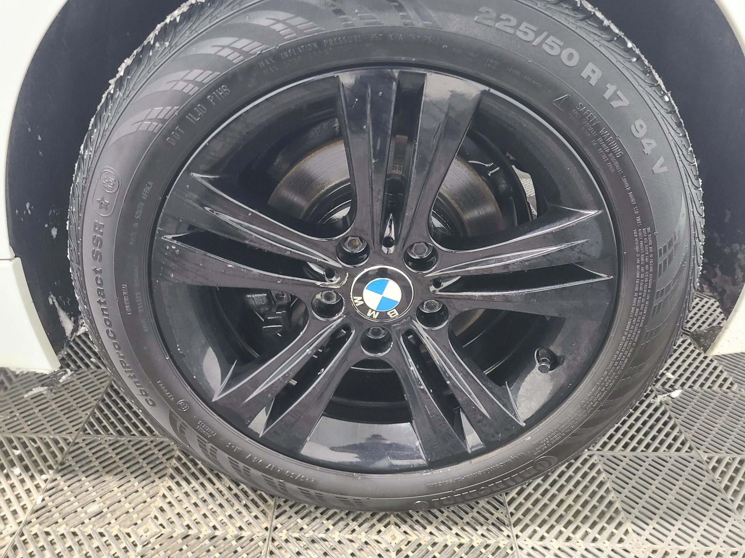 Used 2017 BMW 330i xDrive Wagon image 18