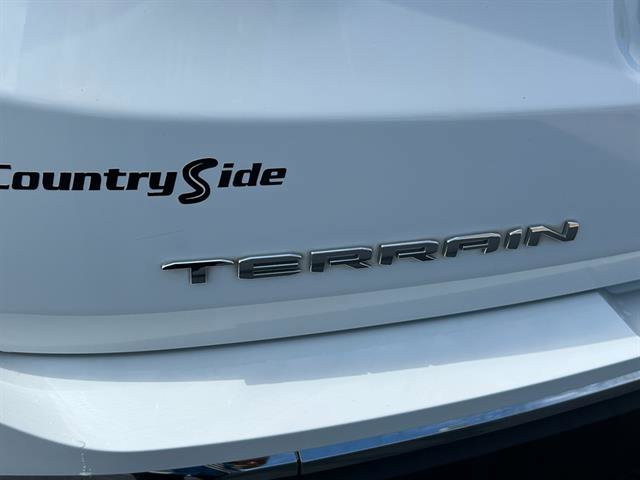 Used 2023 GMC Terrain SLT w/ Infotainment Package II image 7