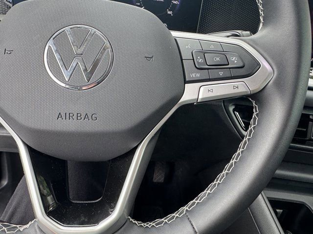 Used 2025 Volkswagen Tiguan SE AWD/4WD image 24