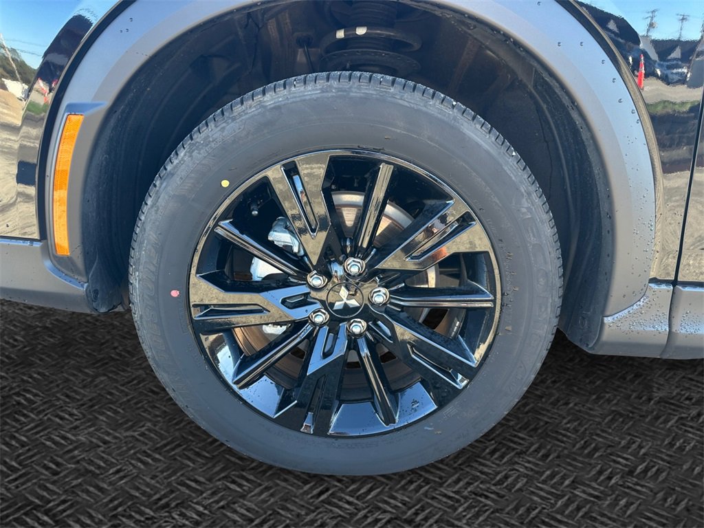 Used 2025 Mitsubishi Eclipse Cross LE image 11