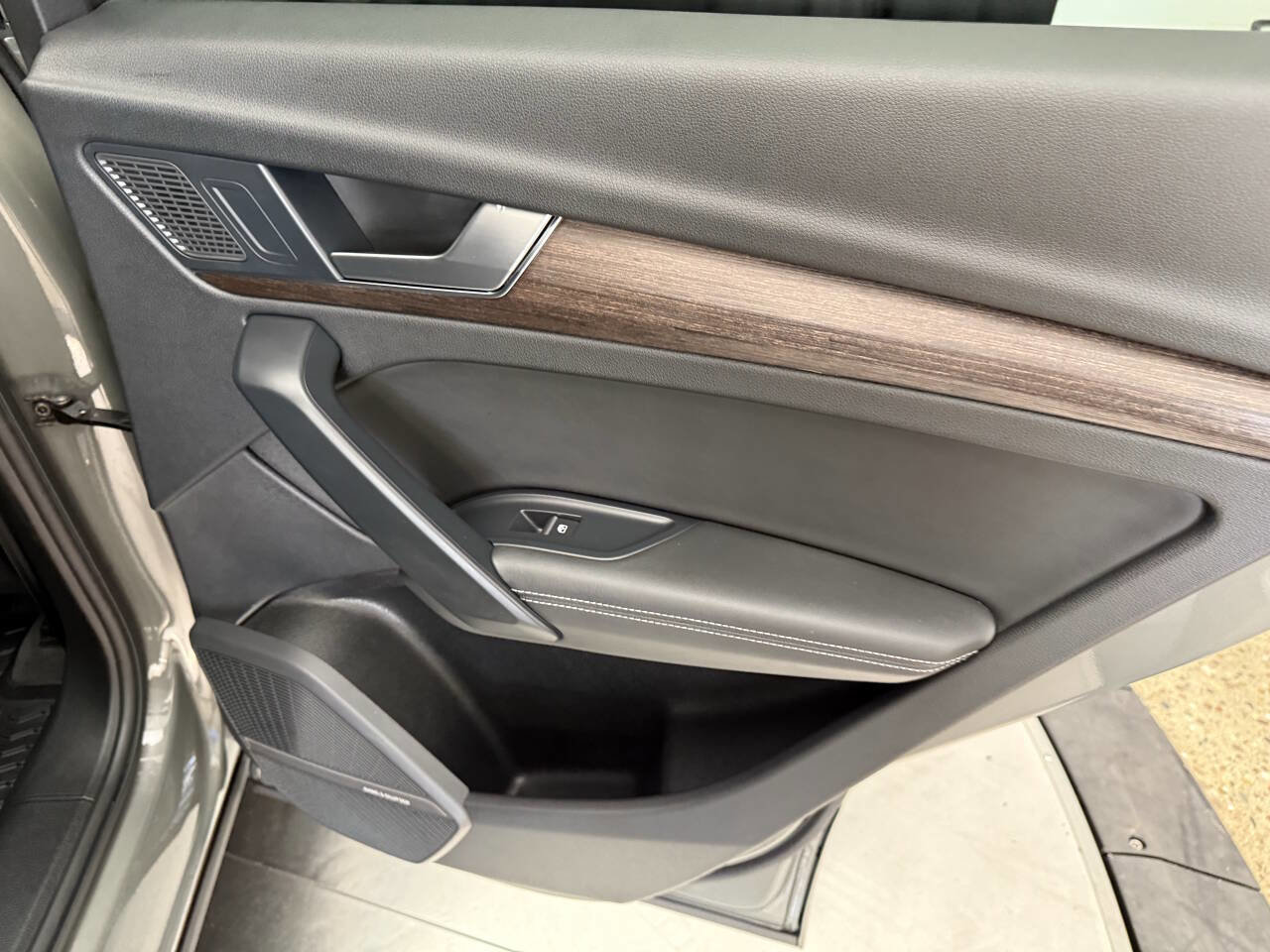 Used 2023 Audi Q5 2.0T Premium Plus w/ Premium Plus Package image 22