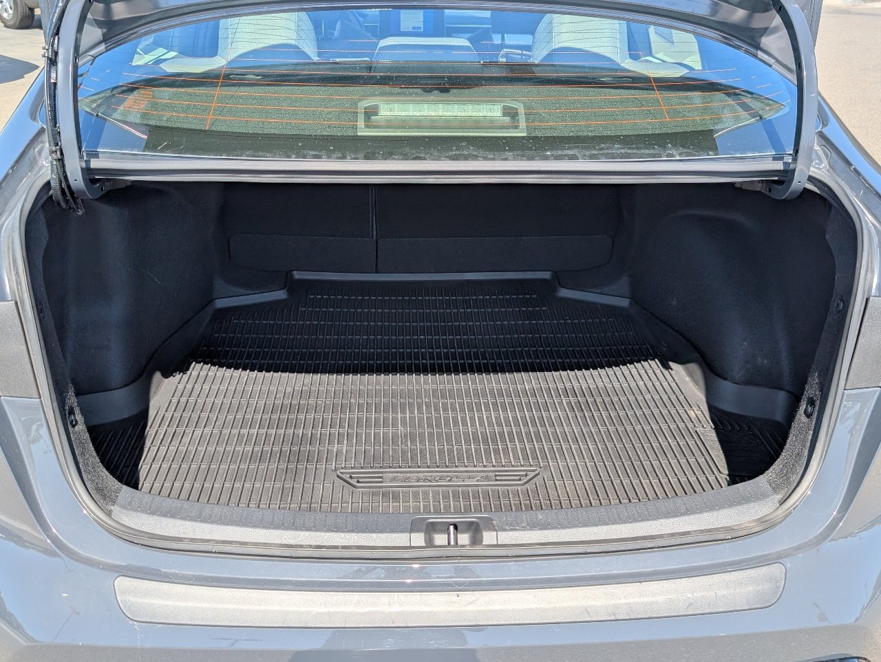 Used 2026 Toyota Corolla SE FWD image 9