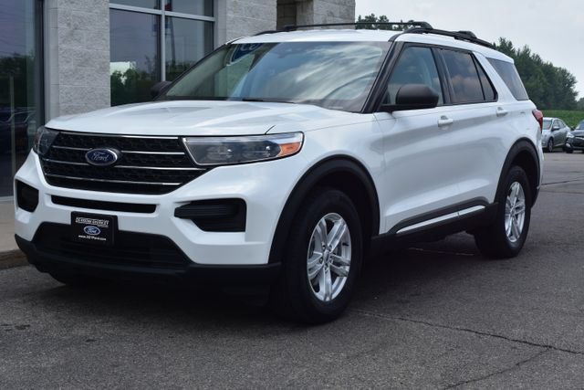 Used 2023 Ford Explorer XLT AWD/4WD image 12