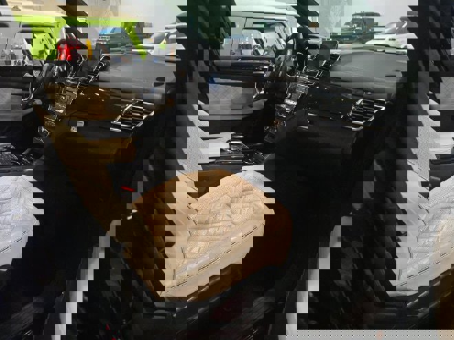 Used 2017 Mercedes-Benz GLS 450 4MATIC image 8