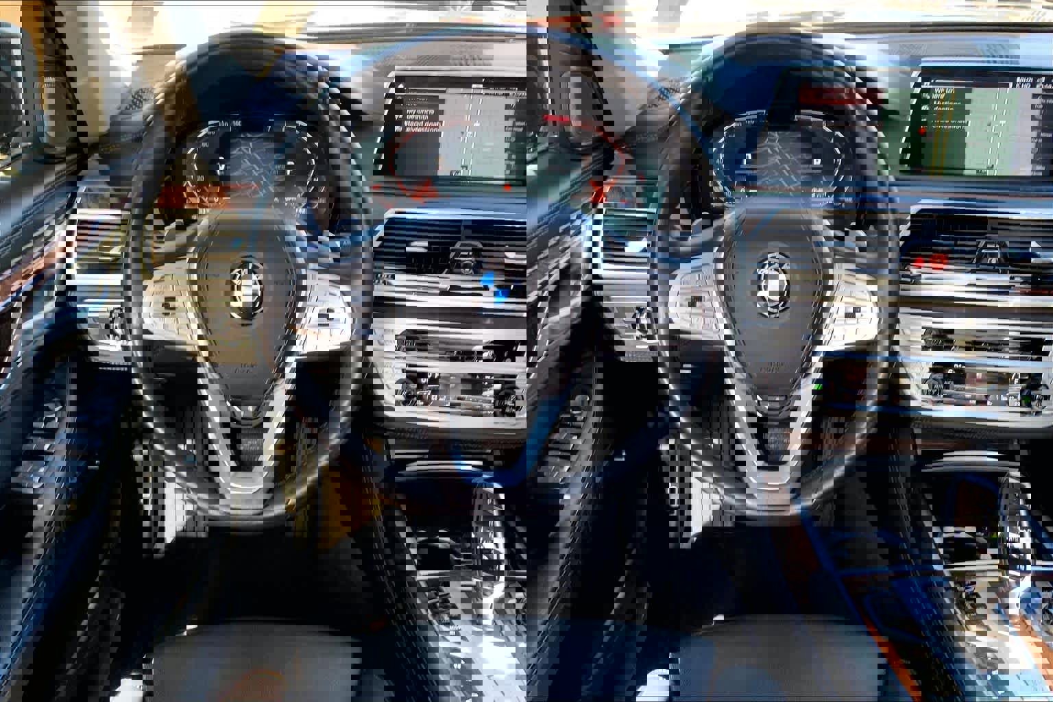 Used 2021 BMW 750i xDrive w/ Luxury Rear Seating Package image 7