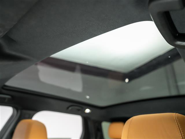 Used 2019 Land Rover Discovery Sport HSE Luxury image 13