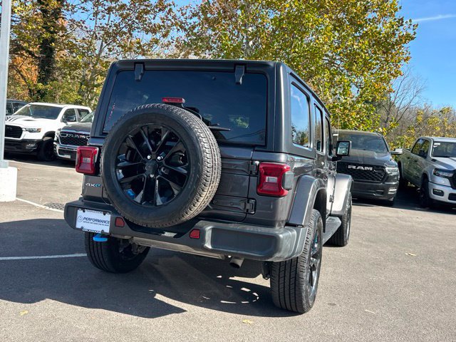 Used 2023 Jeep Wrangler Unlimited Sahara w/ Cold Weather Group AWD/4WD image 16