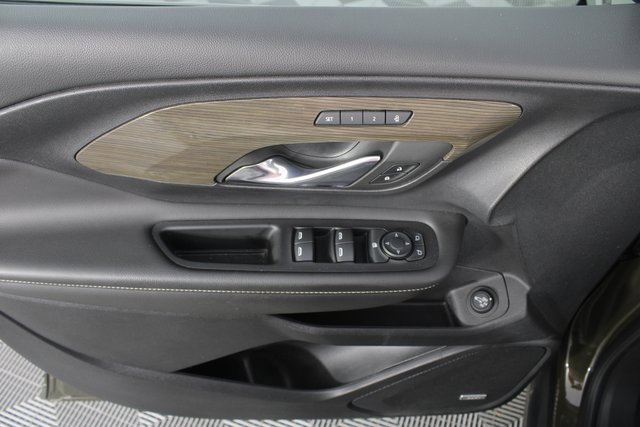 Used 2023 GMC Terrain Denali w/ Denali Premium Package image 16