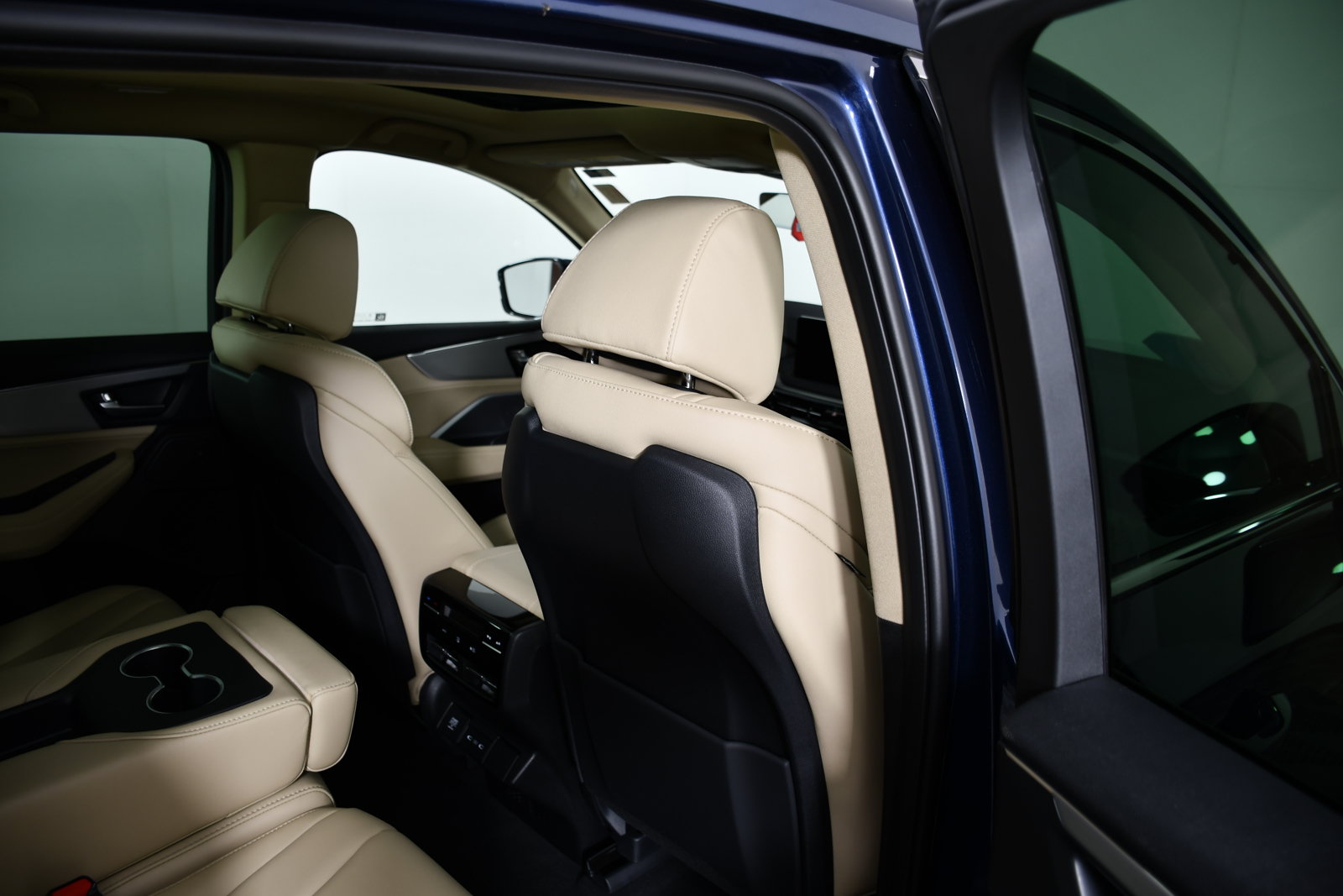 Certified 2025 Acura MDX SH-AWD image 44
