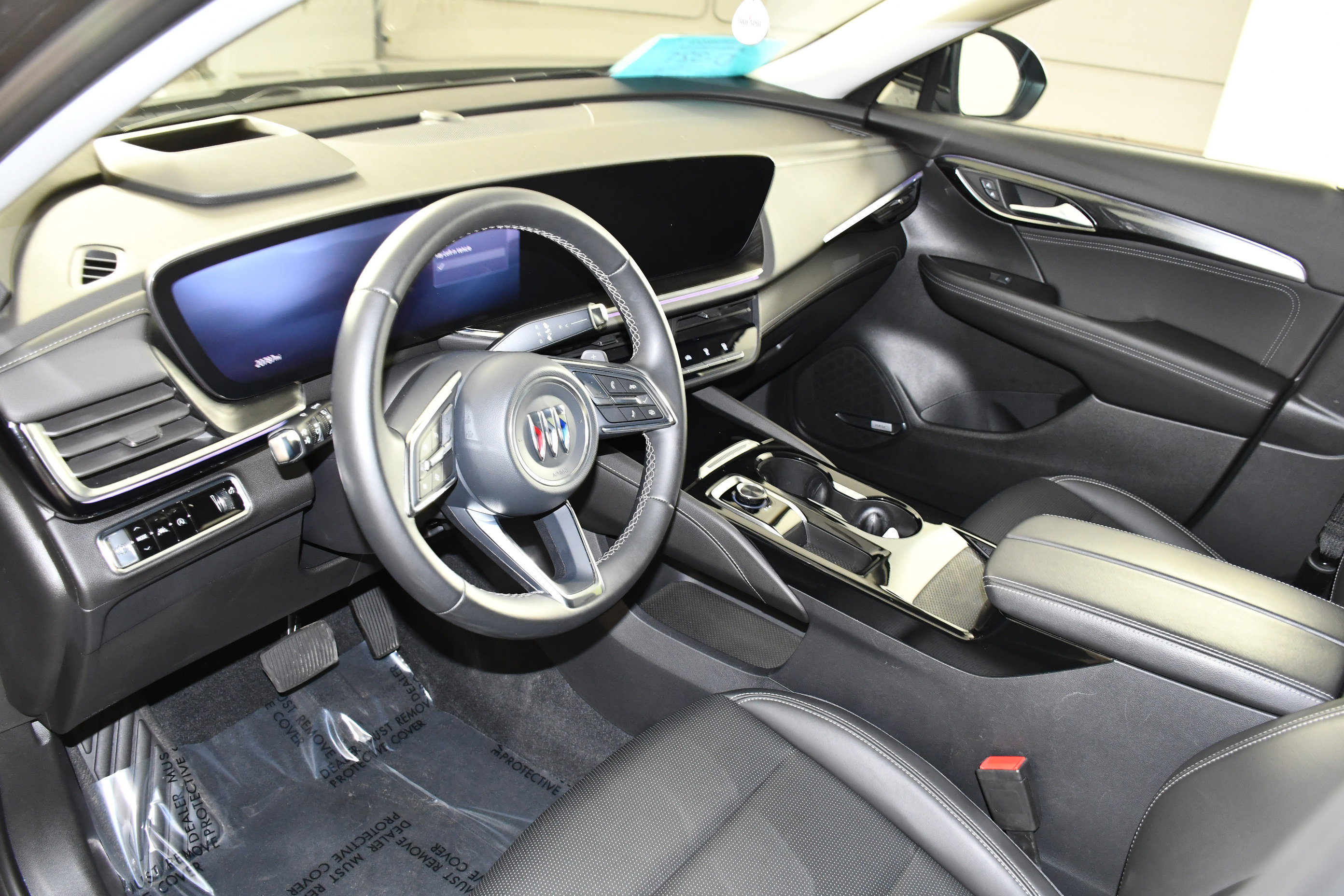 Used 2024 Buick Envision Preferred AWD/4WD image 2