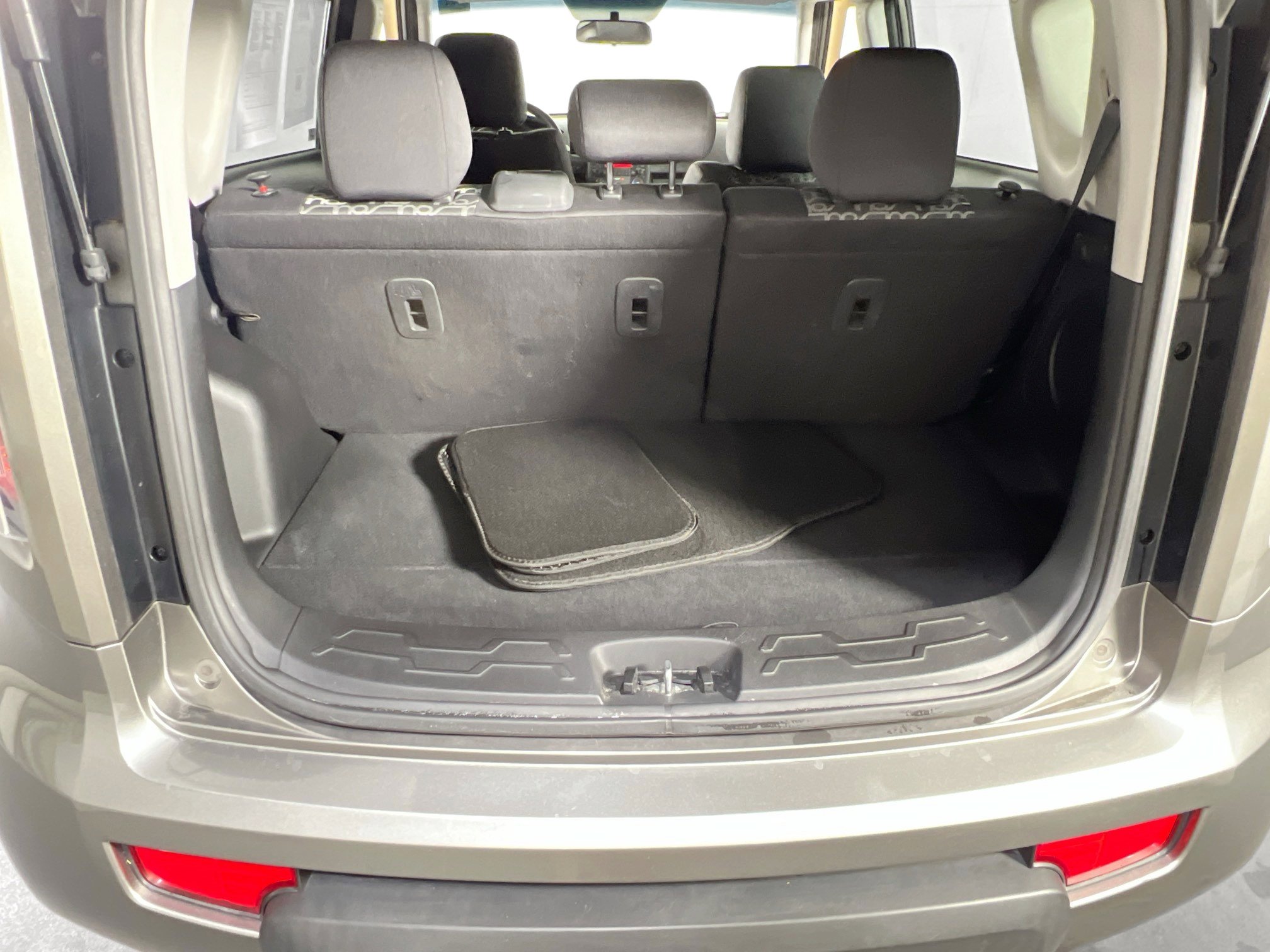 Used 2011 Kia Soul ! FWD image 22