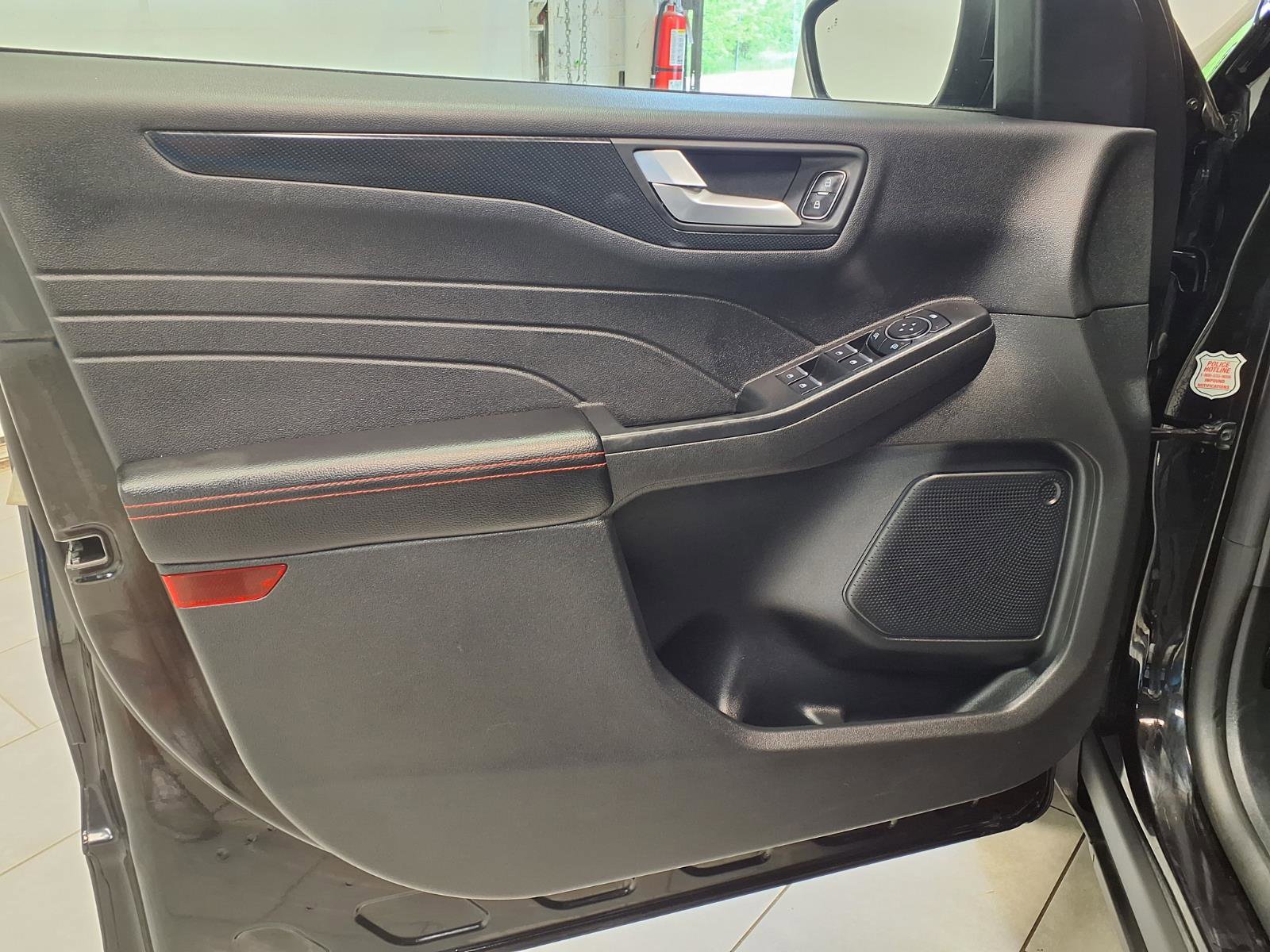 Used 2025 Ford Escape ST-Line AWD/4WD image 26