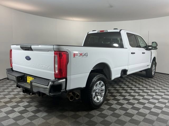 Used 2023 Ford F350 XLT w/ FX4 Off-Road Package AWD/4WD image 4