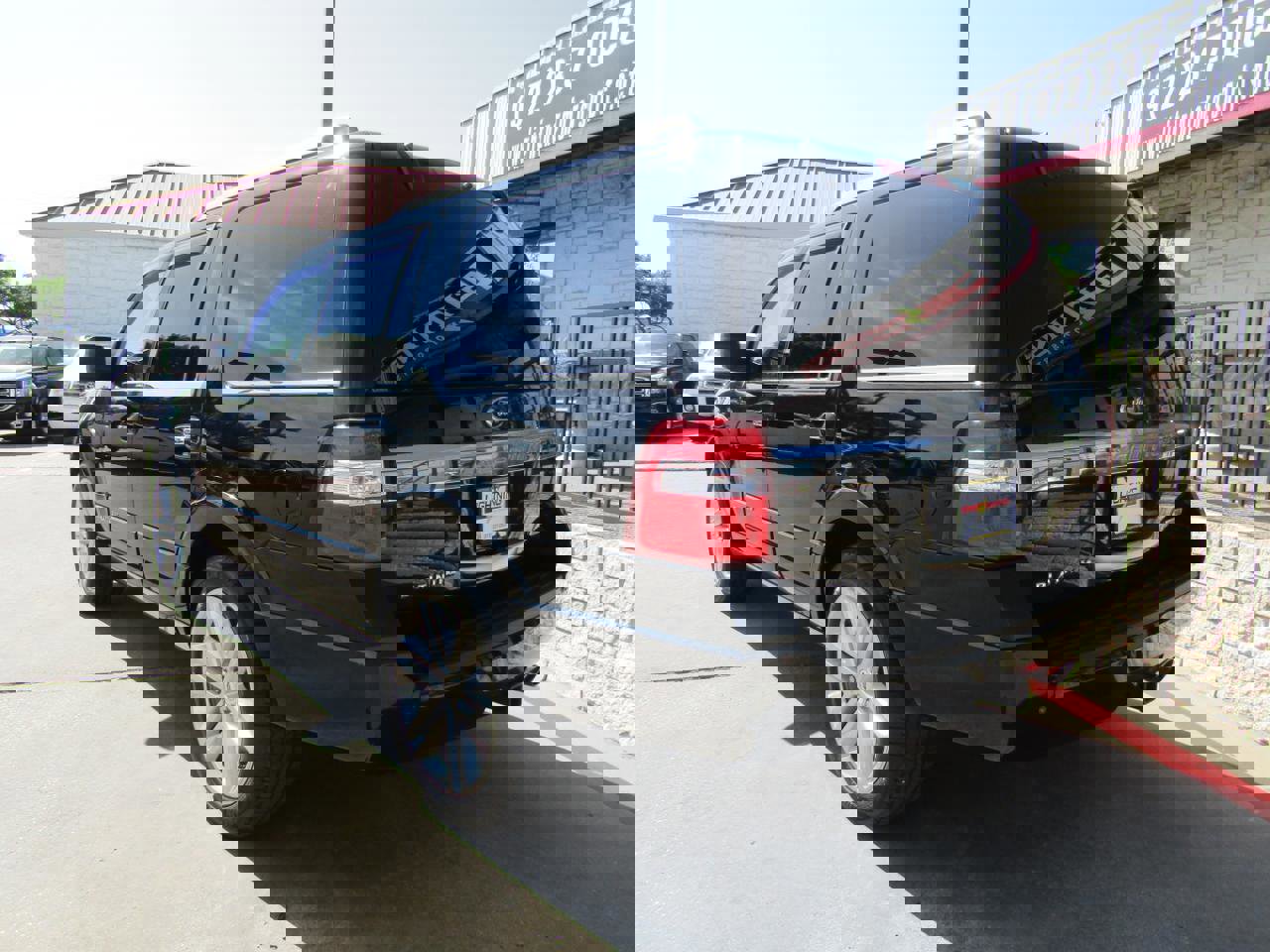 Used 2015 Ford Expedition Platinum image 3