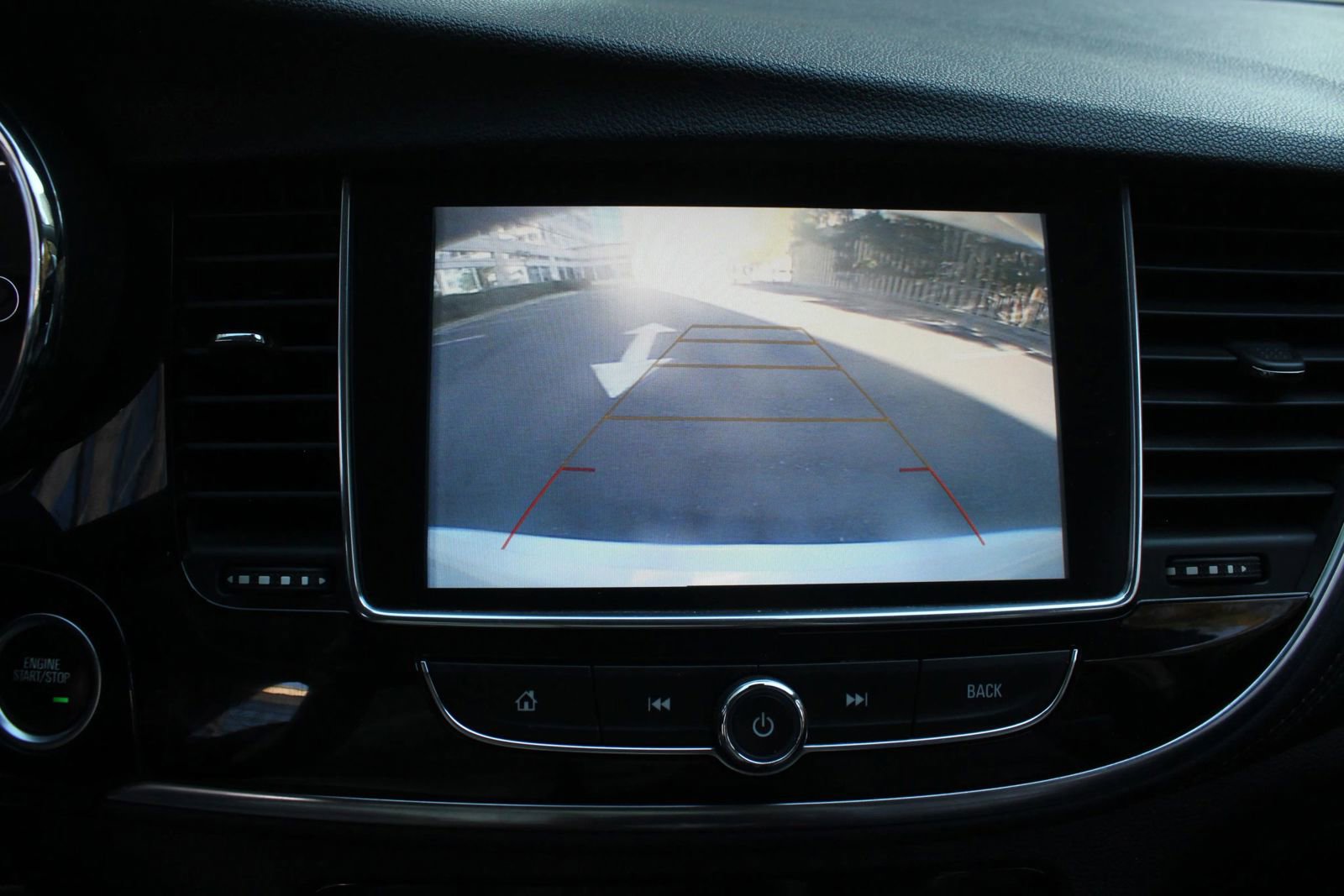 Used 2018 Buick Encore Essence image 35